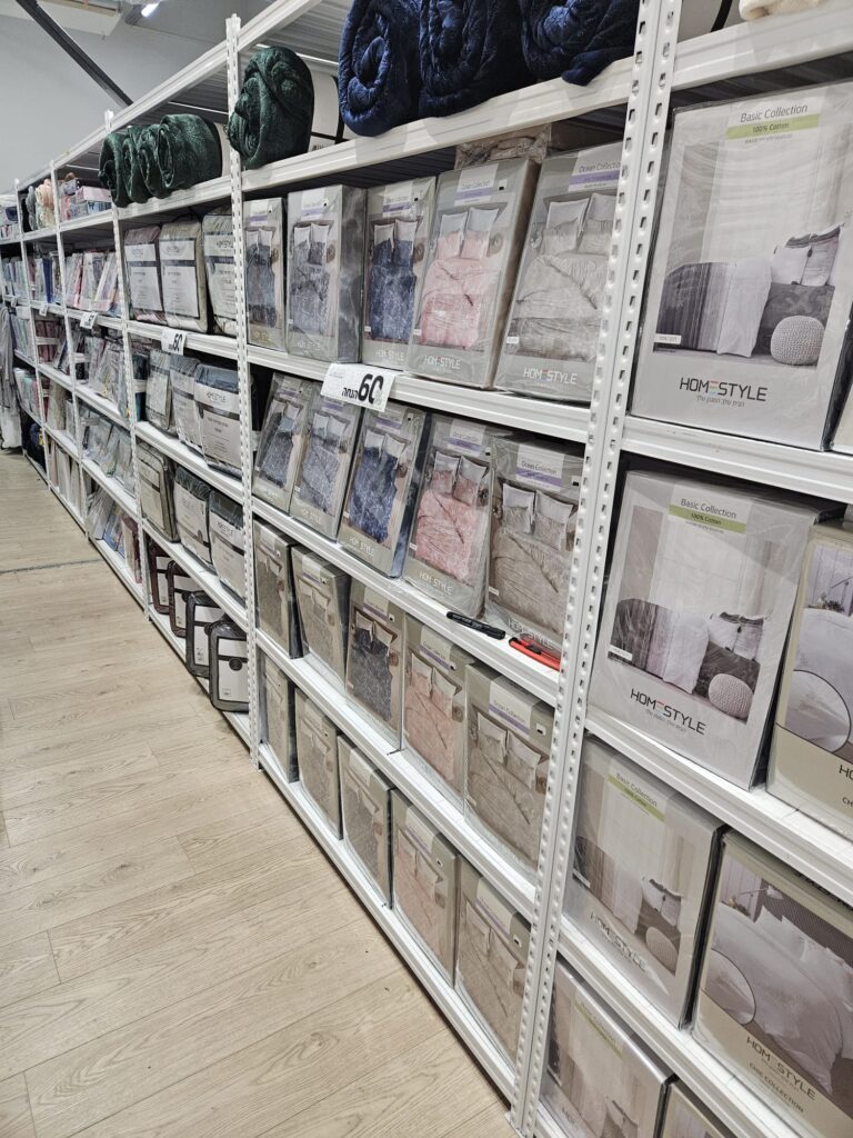 מדפים להרכבה עצמית
